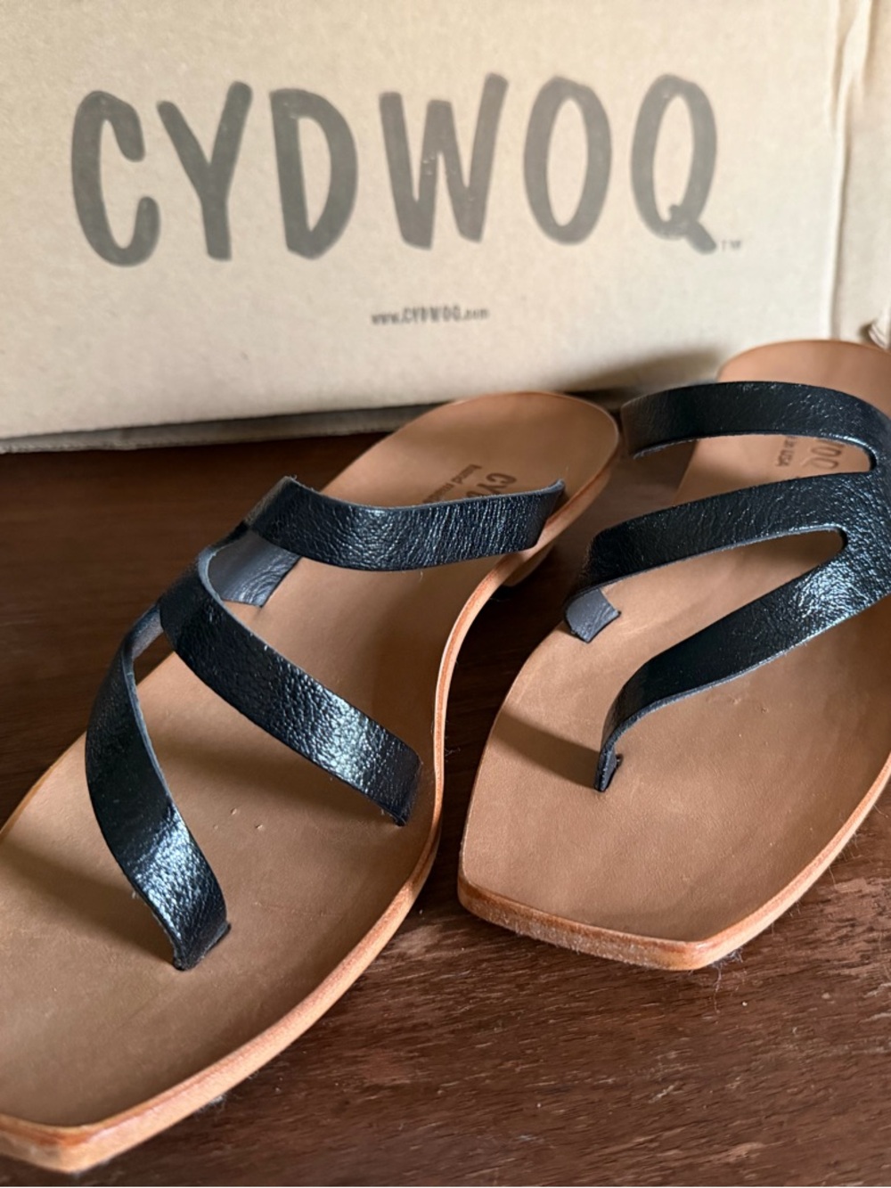 CYDWOQ Cupertino Women's Black Leather Multi-Strap Sandals